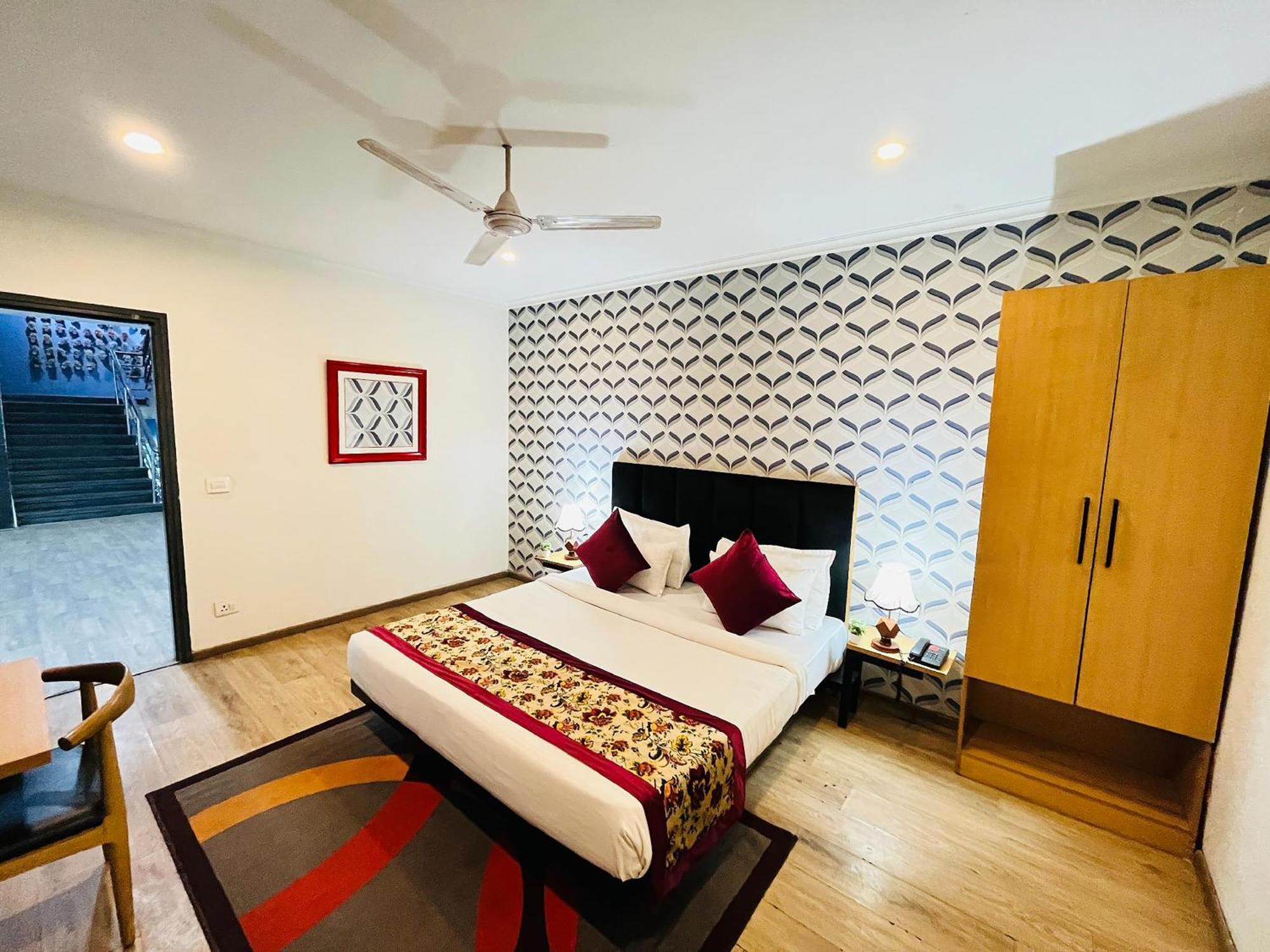 Qotel Hotel Chhatarpur - Oppsite Tivoli Garden New Delhi Buitenkant foto